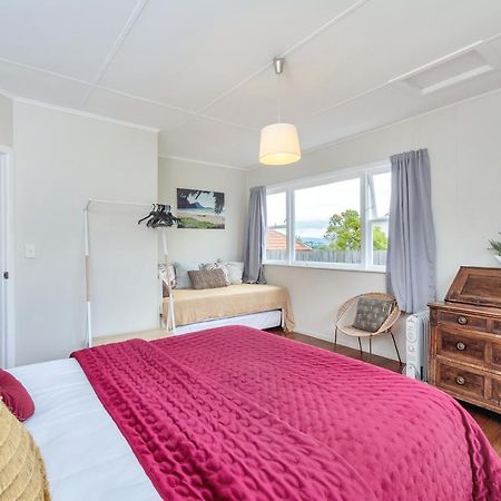 Sunny & Cozy Home Near Western Springs Auckland Exterior photo