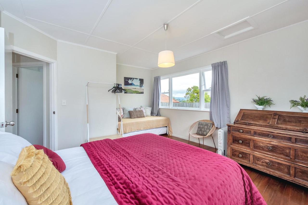 Sunny & Cozy Home Near Western Springs Auckland Exterior photo