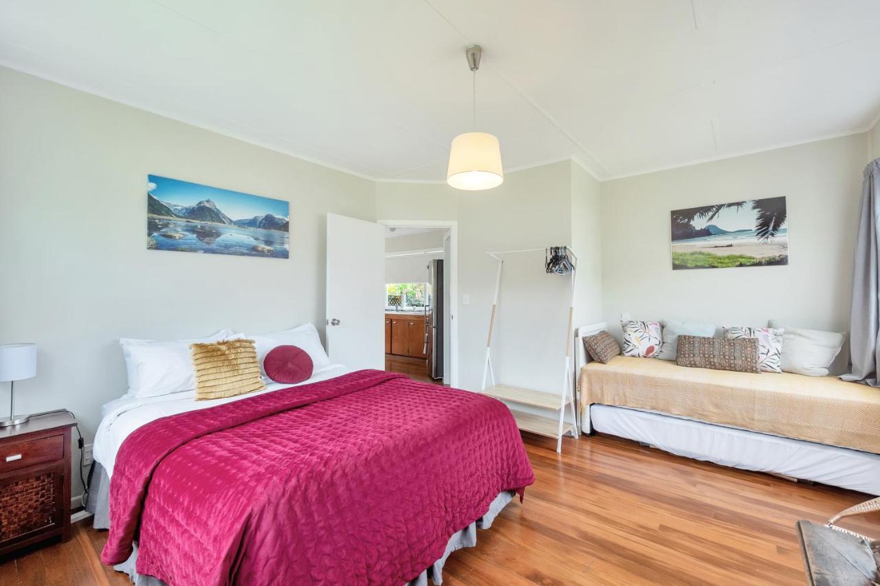 Sunny & Cozy Home Near Western Springs Auckland Exterior photo