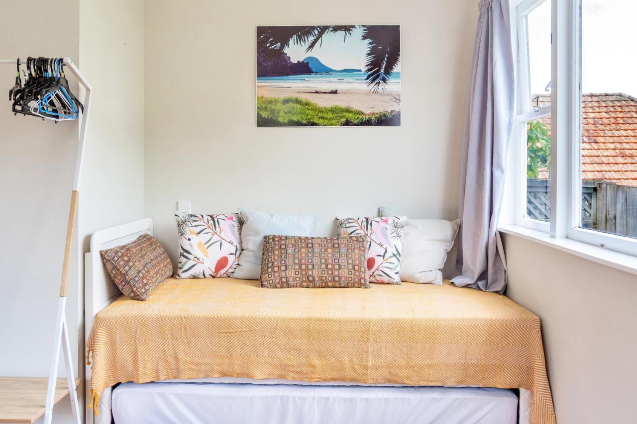 Sunny & Cozy Home Near Western Springs Auckland Exterior photo