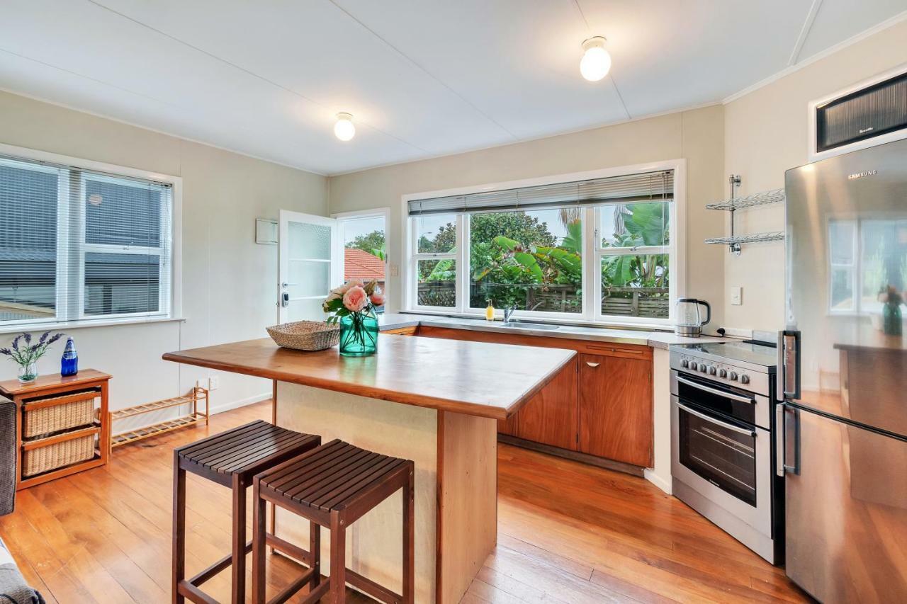 Sunny & Cozy Home Near Western Springs Auckland Exterior photo