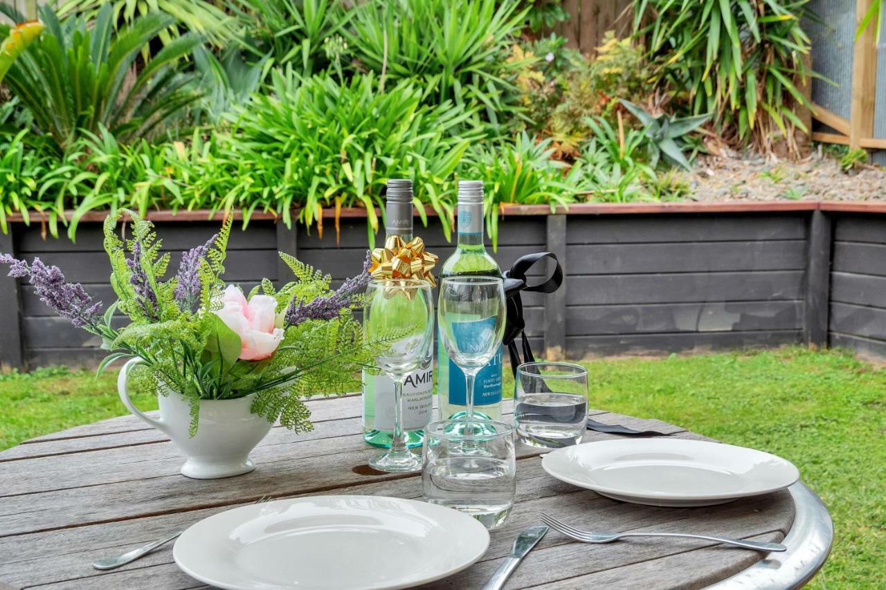 Sunny & Cozy Home Near Western Springs Auckland Exterior photo